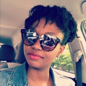 Meet your Posher, Deborah